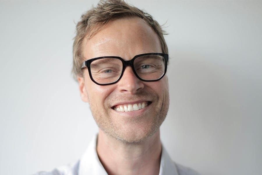 lasik hypermetropie ophtalmologiste specialiste chirurgie refractive cataracte paris dr camille rambaud