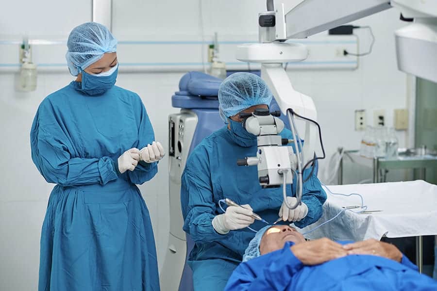 operation cataracte deroulement chirurgien ophtalmologue specialiste chirurgie refractive paris dr camille rambaud operation cataracte deroulement chirurgien ophtalmologue specialiste chirurgie refractive paris dr camille rambaud